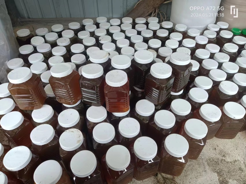 云南精品百花蜜蜂蜜口感甜而不腻欢迎咨询