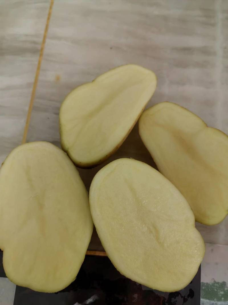 出口土豆，外贸土豆，超市市场土豆，黄心一级土豆，山东