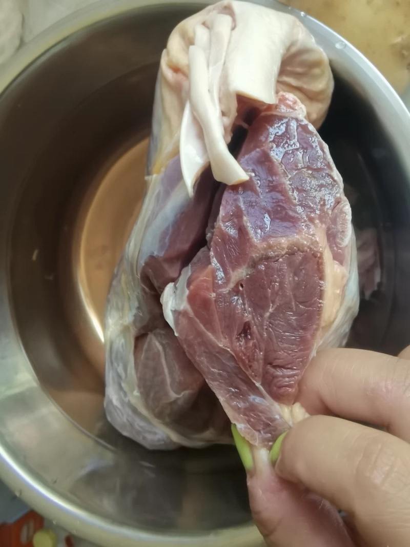 牛腱子新鲜国产金钱腱原切健身低脂牛肉整块黄牛肉去骨