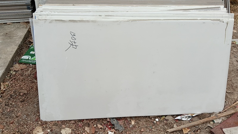 池塘专用瓷砖大量有货送货上门欢迎电话咨询