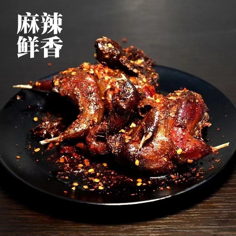 烟熏鹌鹑口感佳价格低品质保证诚信经营欢迎选购