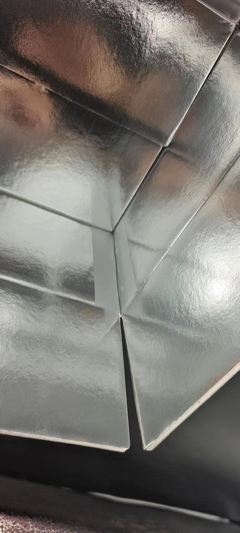 铝箔保温纸箱新型产品防挤压暴力运输有专门设计人员来样定做