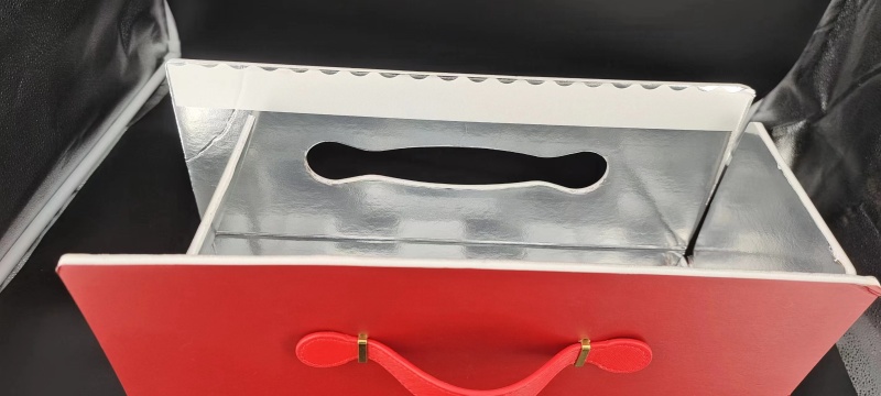 铝箔保温纸箱新型产品防挤压暴力运输有专门设计人员来样定做