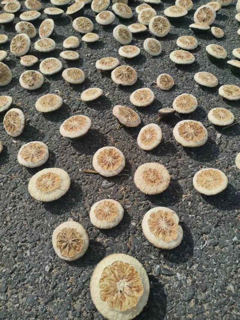 江西枳壳中草药优质产品，大量上市欢迎电话联系洽谈