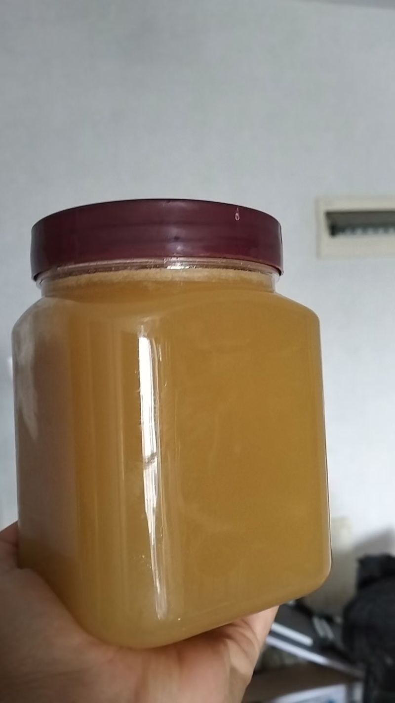 云南普洱天然土蜂蜜保质保量保证纯蜂蜜价格优惠欢迎致电