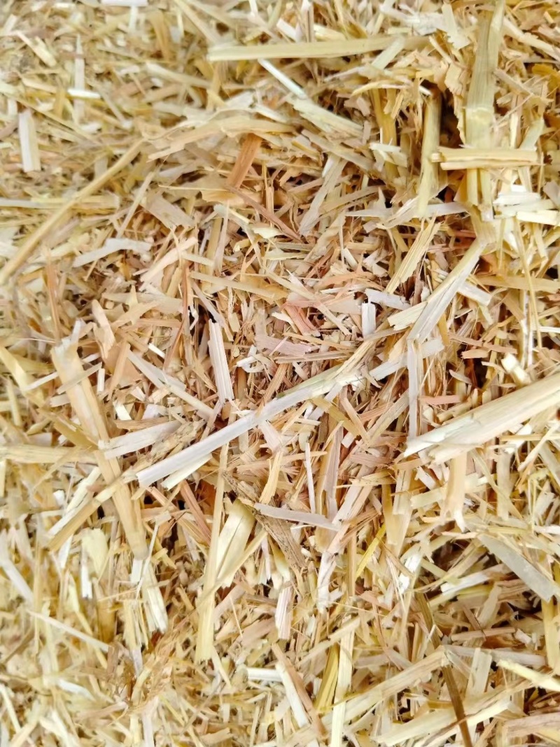 优质精品小麦秸秆粉碎出尘二次加压保质保量