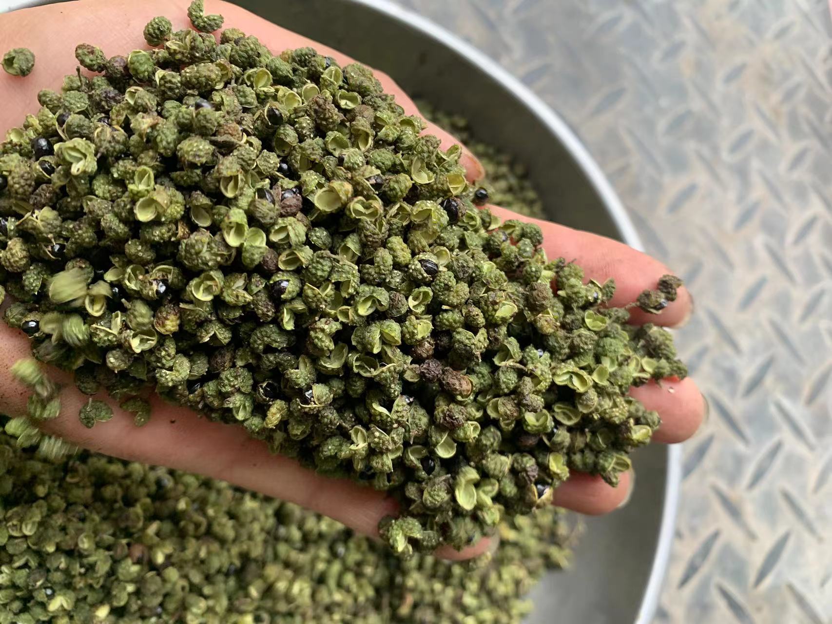 展示胡椒在不同料理中的使用方式 胡椒在厨房中的应用