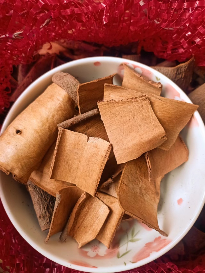 红豆杉树皮可提取紫杉醇一手货源，大货供应，有量有价！