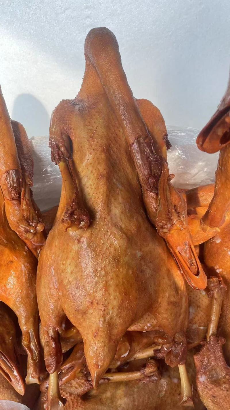【卤味】荣昌卤鹅全熟卤鹅坝坝宴餐饮熟食一件批发厂家直销