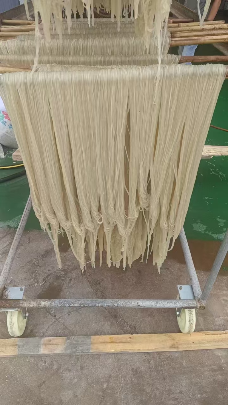 【实力推荐】红薯粉条自家生产可视频看货对接全国