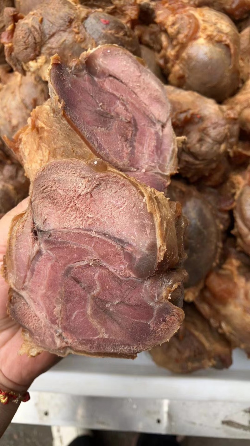 厂家直销酱香腱子肉牛肉风味熟牛肉卤牛肉卤菜店专用