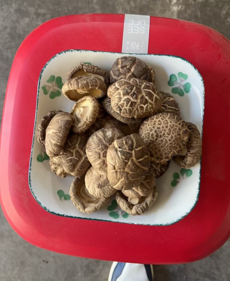 干香菇干香菇脚香菇颗粒等香菇产品，基地直供，欢迎联系