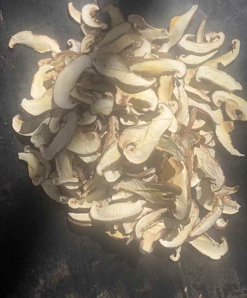 干香菇干香菇脚香菇颗粒等香菇产品，基地直供，欢迎联系