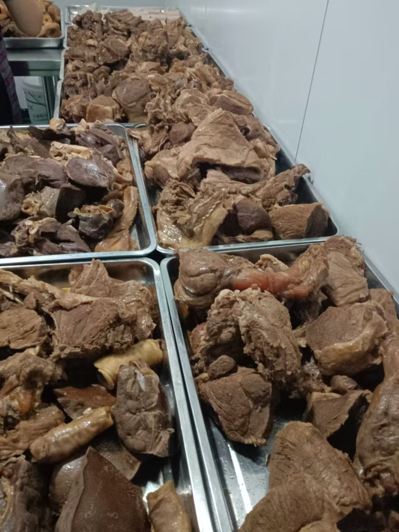 老汤驴肉，原料新鲜，没有任何添加剂，欢迎各位老板光临！