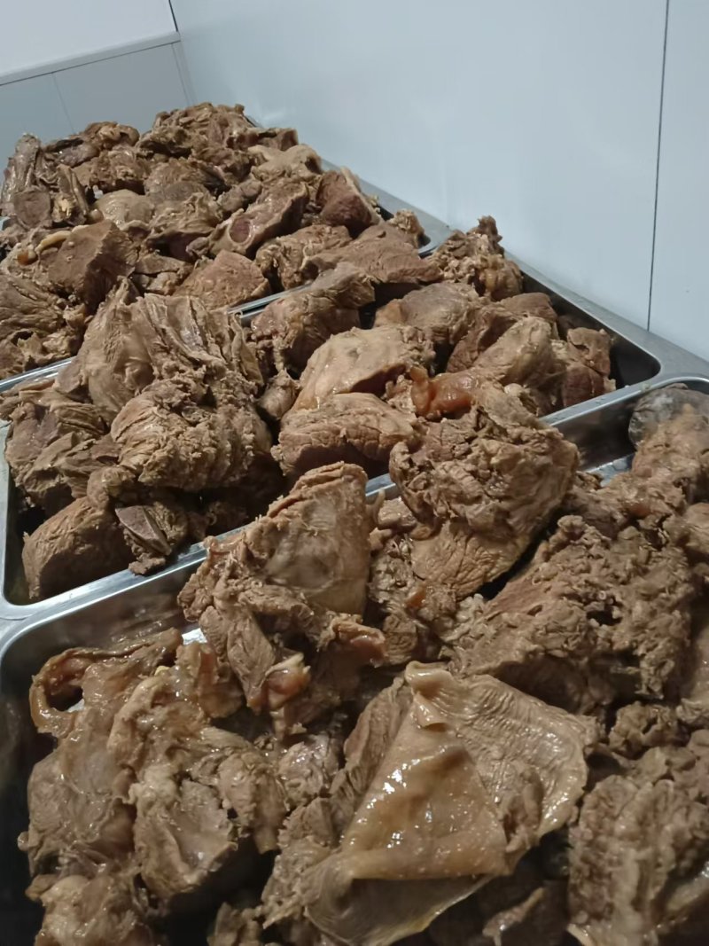 老汤驴肉，原料新鲜，没有任何添加剂，欢迎各位老板光临！