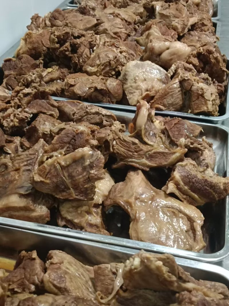 老汤驴肉，原料新鲜，没有任何添加剂，欢迎各位老板光临！
