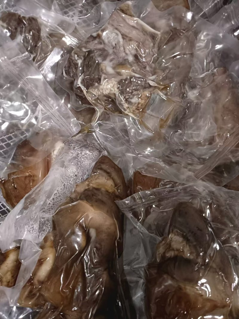五香酱牛蹄，原料新鲜，没有任何添加剂，欢迎各位老板光临！