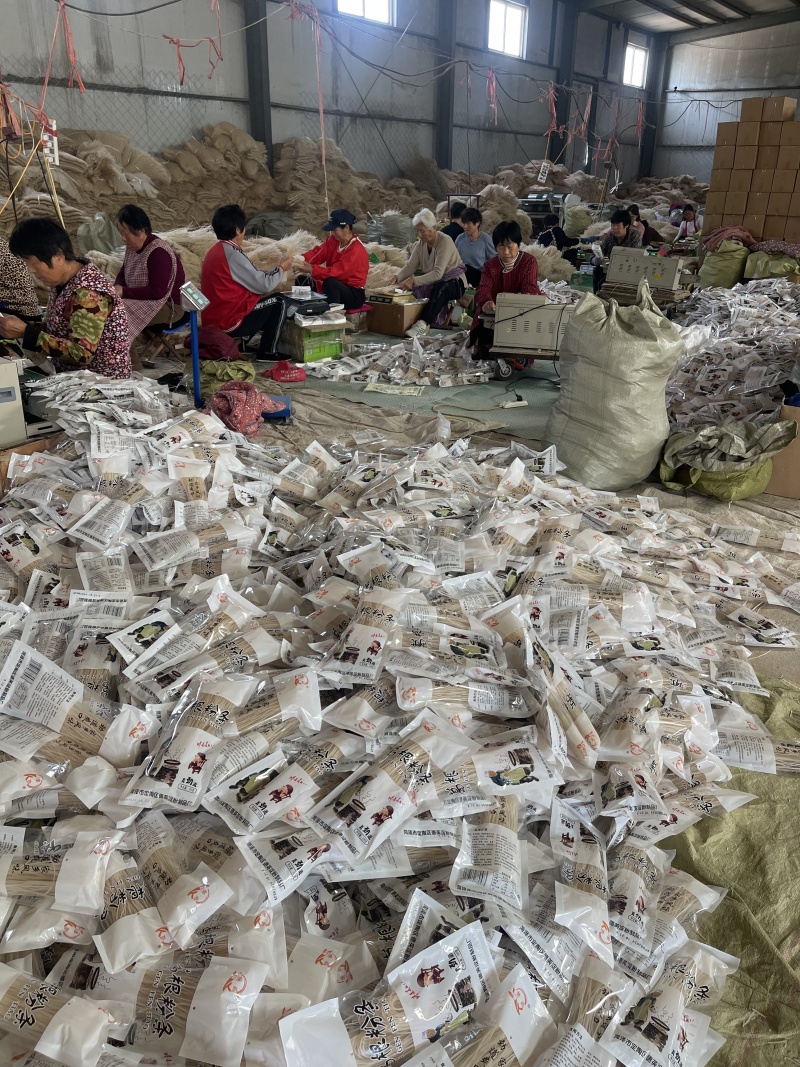 农家纯手工制作葛根粉条质量保证一手货源量大优惠欢迎订购