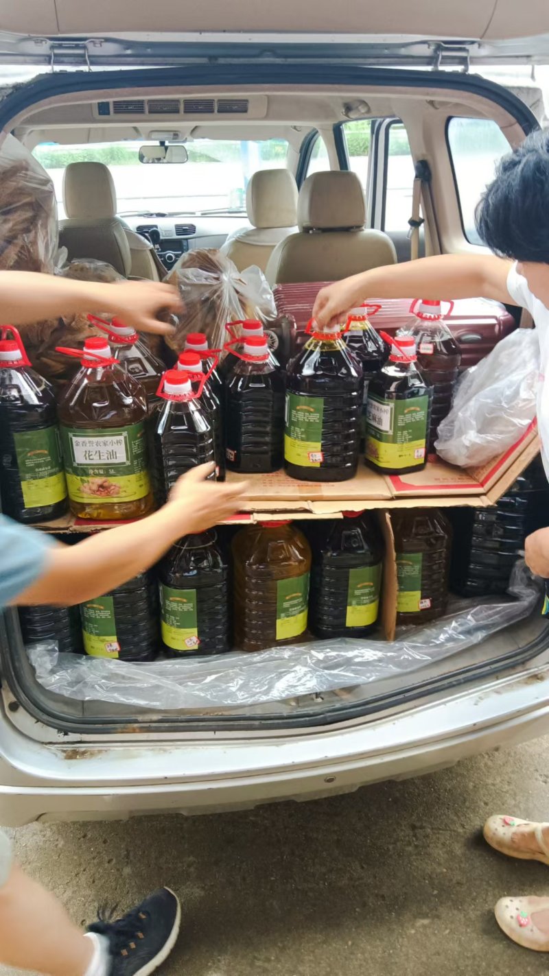 本地白芝麻香油厂家一手货源保质保量供货批发零售