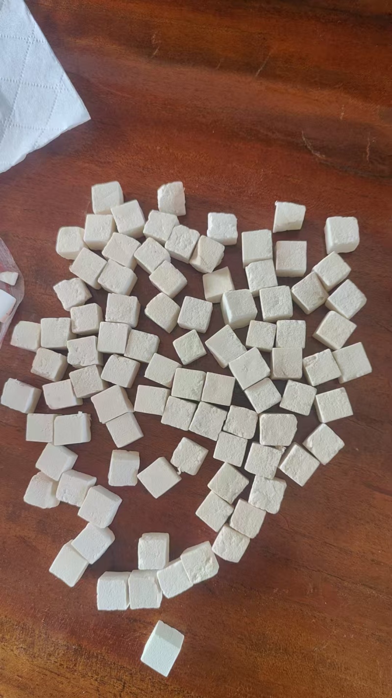 茯苓丁，常年供应，符合药典标准保质保量