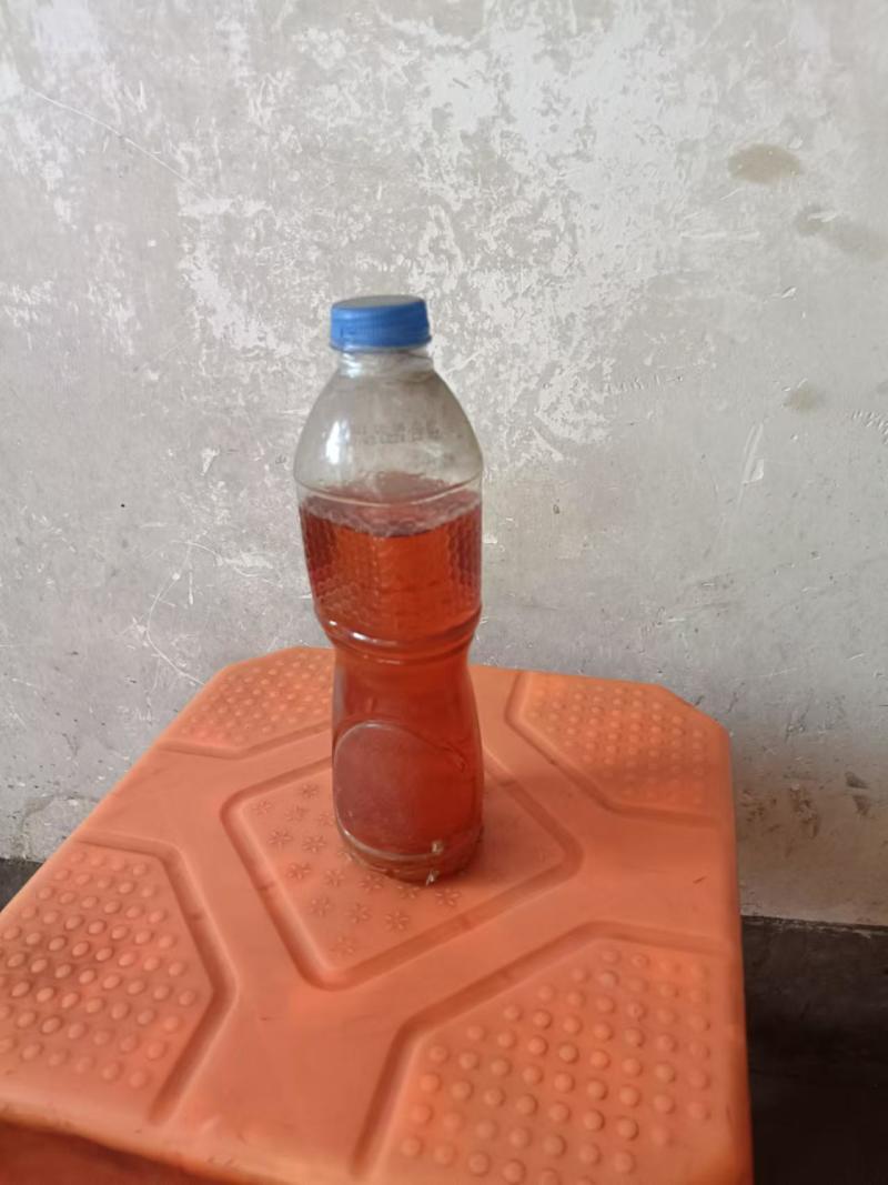 鱼油味道好纯度高酸价低，是动物和禽类摄取脂肪和能量的来源