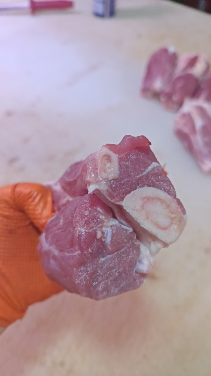 带肉S骨货源充足保质保量欢迎来电，品质保证，价格优惠
