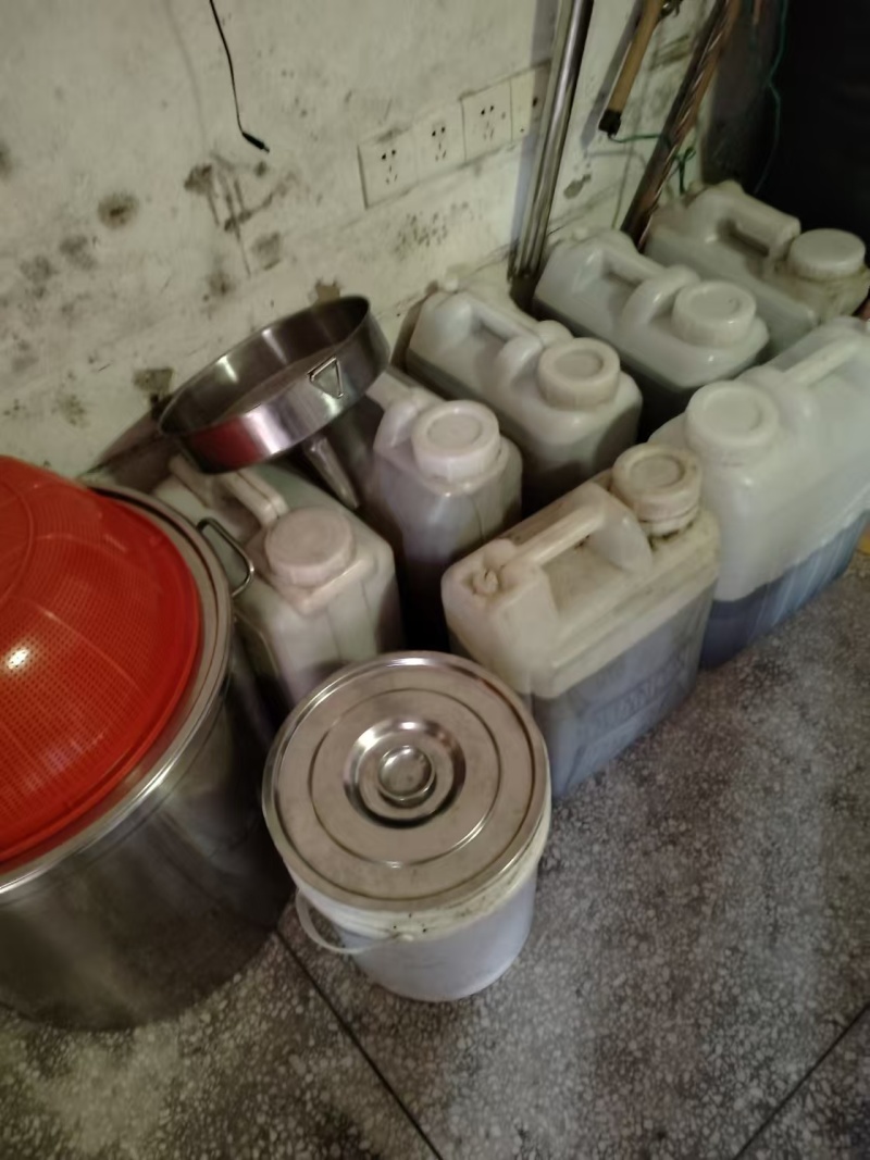 鲜榨山茶籽油可按客户需求分装价格实惠品质保障欢迎联系