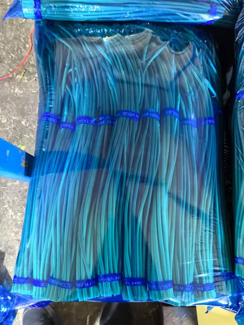 红帽蒜苔一手货源价格便宜一吨起批随到随装