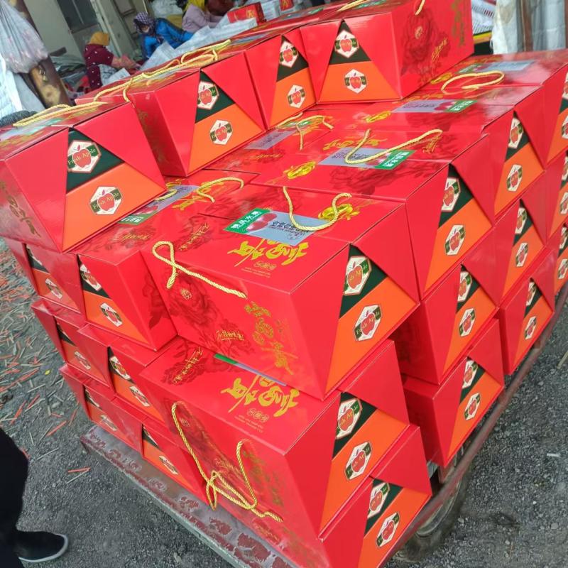 红富士苹果批发价格低临沂苹果保质保量现摘现发