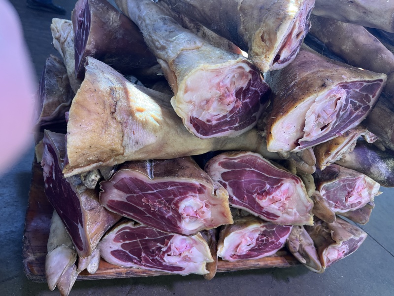 云南风干火腿脚腊猪脚厂家直发保质保量可长期合作