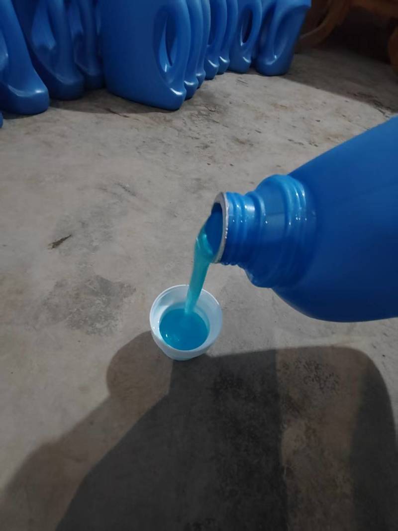 蓝可优散装洗衣液工厂批发资质齐全可按需包装温和配方轻松去污