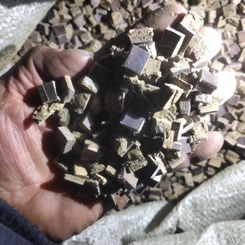 优选杜仲皮一手货源价格美丽量大价优常年供应品质好
