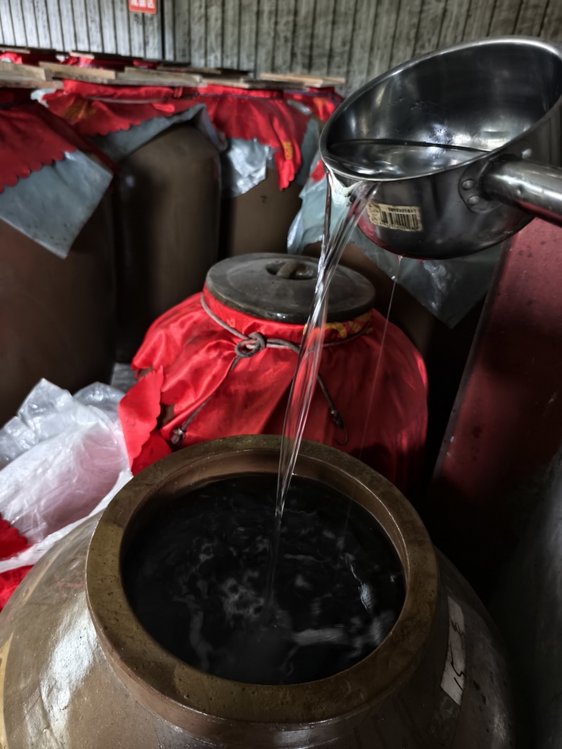 纯粮酿酒白酒口感香醇无勾兑诚信经营保质保量