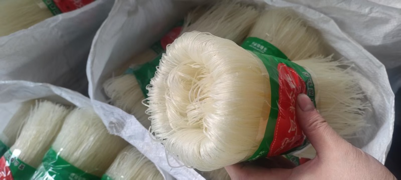 四川豌豆粉丝凉拌白粉丝产地直发，品质保证，服务周到