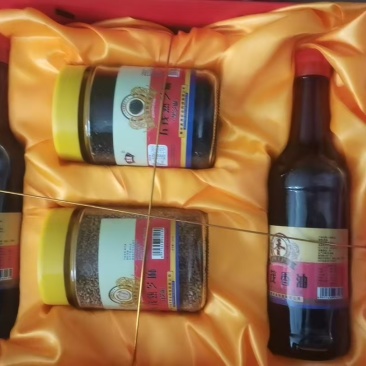 芝麻香油，大量新鲜现货，产品保质保量，欢迎老板选购