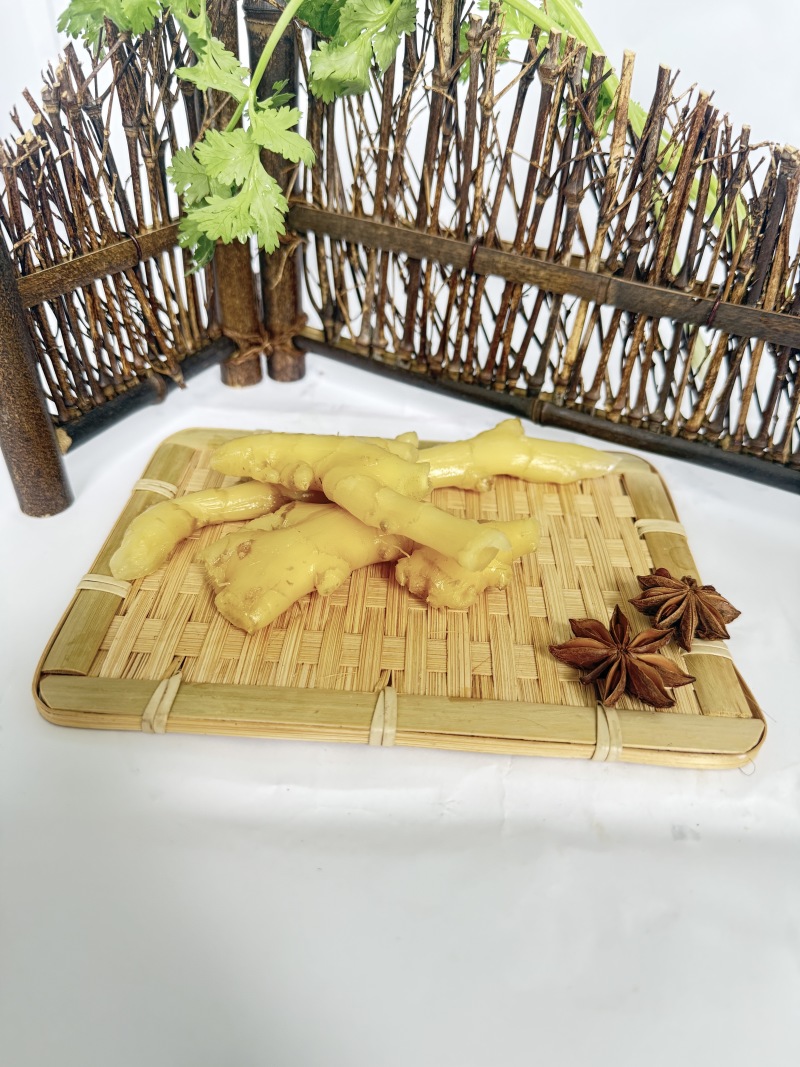 泡小黄姜（老姜，加剥皮大蒜花椒白酒香料发酵泡制）