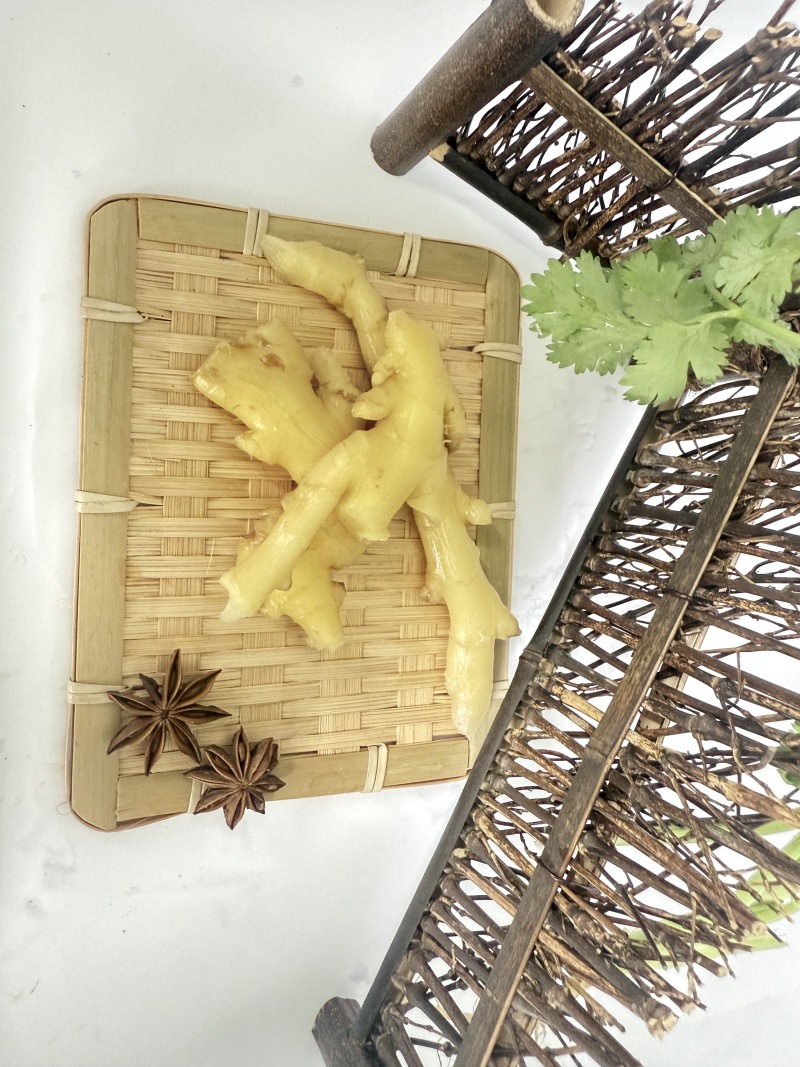 泡小黄姜（老姜，加剥皮大蒜花椒白酒香料发酵泡制）