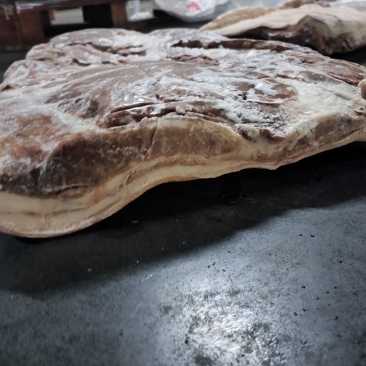 母猪带皮五花肉