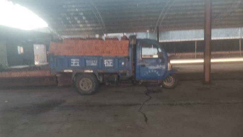 自家烧制红砖，结实耐用，现货速发，欢迎老板选购
