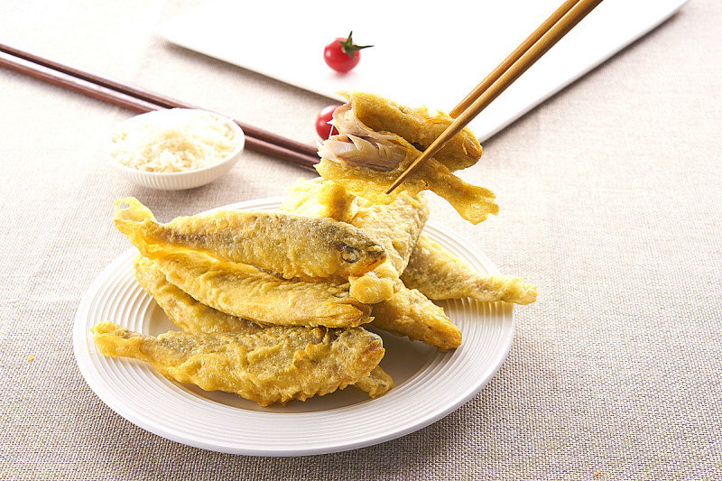 【油炸麦穗鱼】油炸酥黄鱼