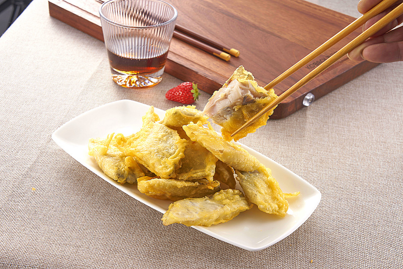 东海高品质油炸酥脆鲳鱼厂家直供，对接大型批发商