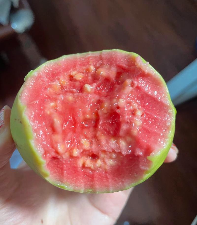 广西精品红心芭乐红宝石番石榴果园直发口感软糯香甜低糖批发