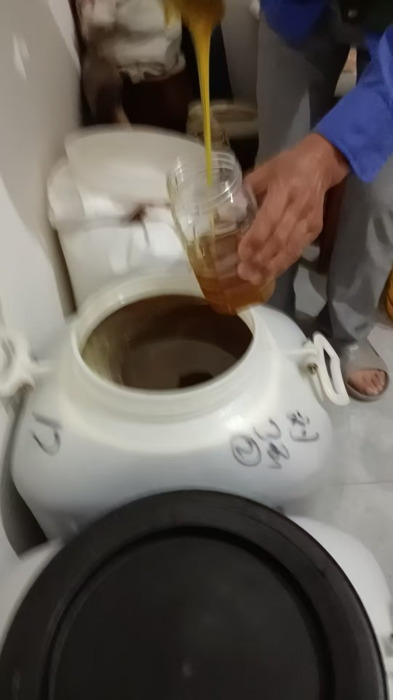 陕西原产地土蜂蜜货量大全国接单一手货源按需求装瓶量越大越便宜