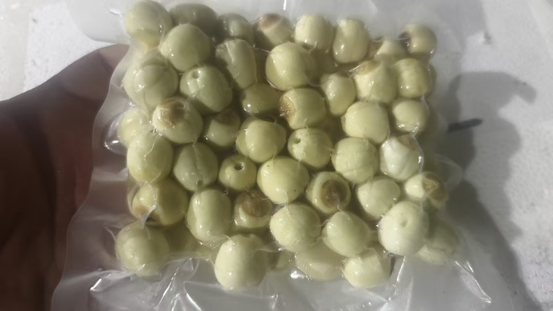 江西广昌通心白莲子大量现货供应，规格齐全，品质高价格可谈