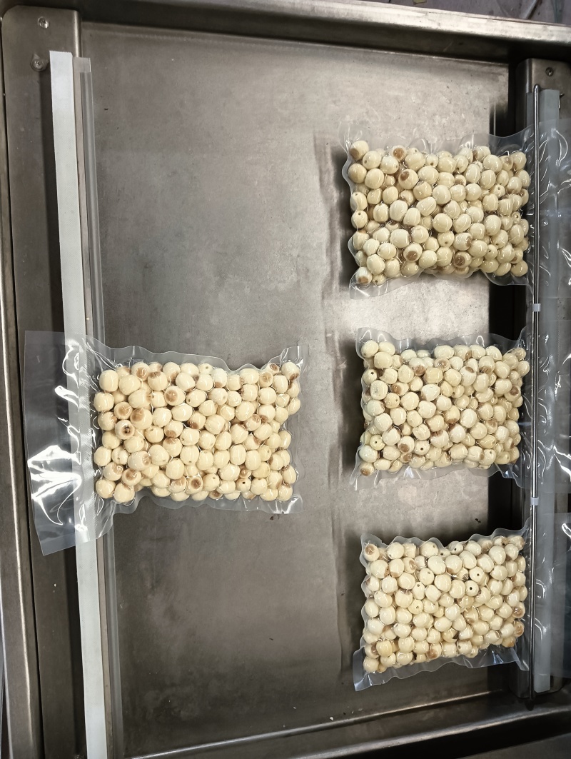 江西广昌通心白莲子大量现货供应，规格齐全，品质高价格可谈