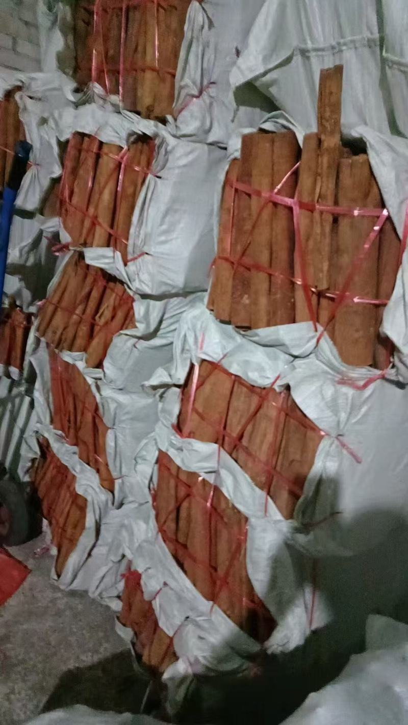 广西肉桂去皮桂皮规格齐全量大价优欢迎咨询下