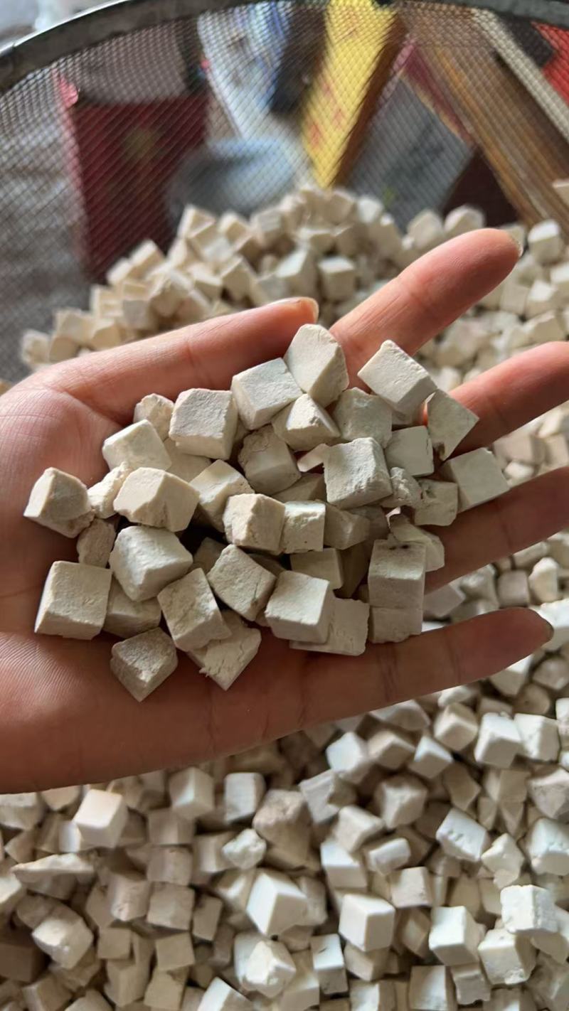 傲宇药材，茯苓量大价优，诚信经营，欢迎咨询