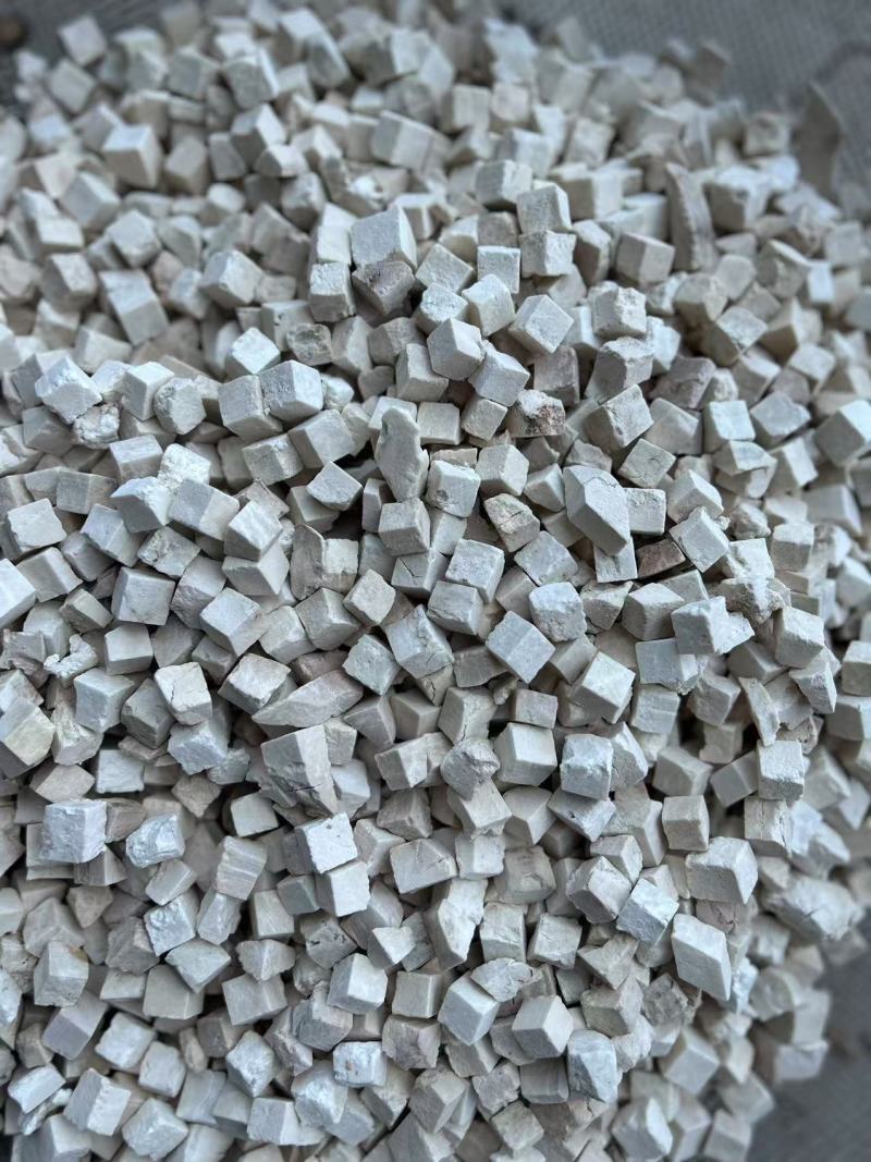傲宇药材，茯苓量大价优，诚信经营，欢迎咨询