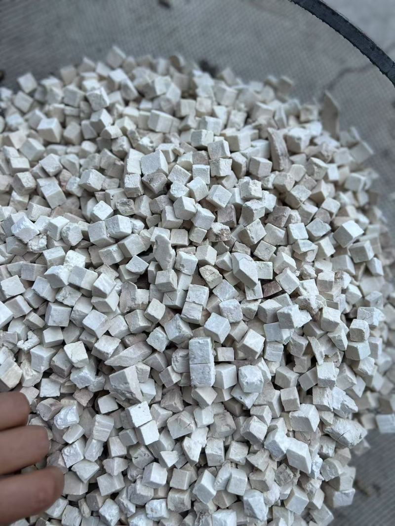 傲宇药材，茯苓量大价优，诚信经营，欢迎咨询