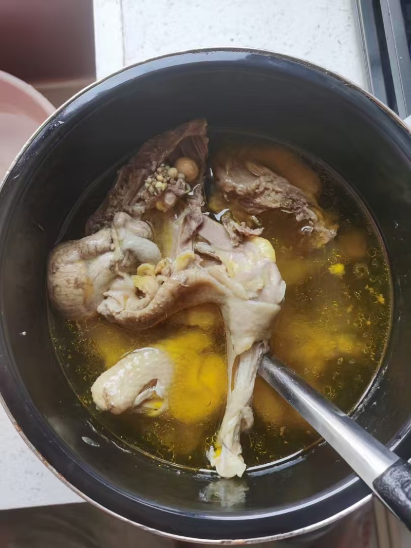 （热卖)安徽散养土鸡新鲜上市肉质香醇价格美丽质量好走货快